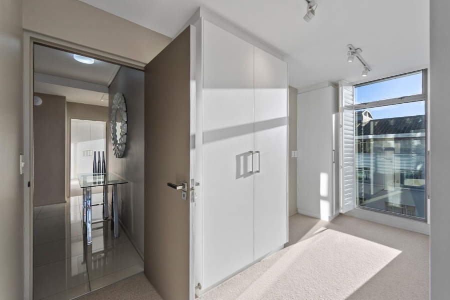 2 Bedroom Property for Sale in Green Point Western Cape